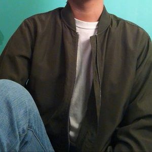 MILITARY GREEN BOMBER JACKET